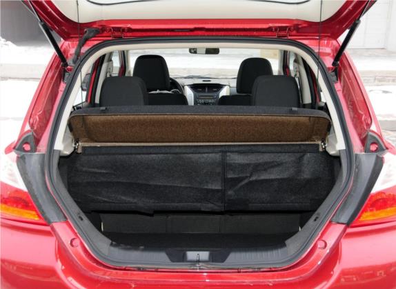 启辰R50 2012款 1.6L 手动舒适版 车厢座椅   后备厢