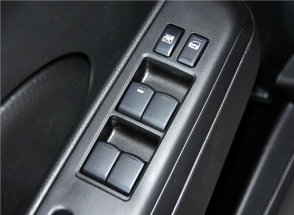 启辰R50 2013款 1.6L 手动时尚版 车厢座椅   门窗控制