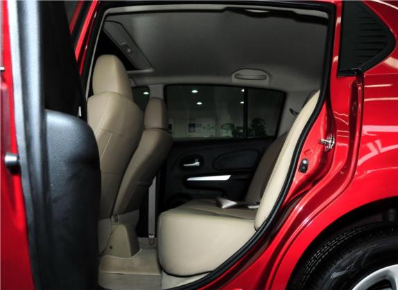 启辰R50 2013款 1.6L 自动豪华版 车厢座椅   后排空间