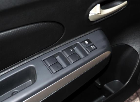 启辰R50 2013款 1.6L 手动北斗导航版 车厢座椅   门窗控制