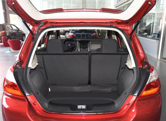 启辰R50 2015款 1.6L 自动时尚版 车厢座椅   后备厢