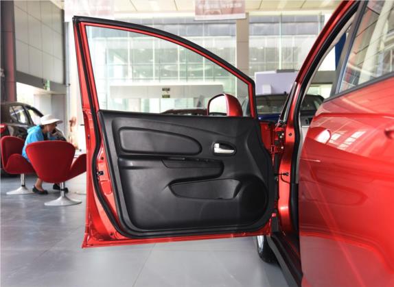 启辰R50 2015款 1.6L 自动时尚版 车厢座椅   前门板