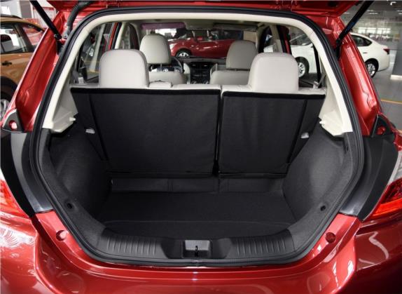 启辰R50 2015款 1.6L 自动豪华版 车厢座椅   后备厢