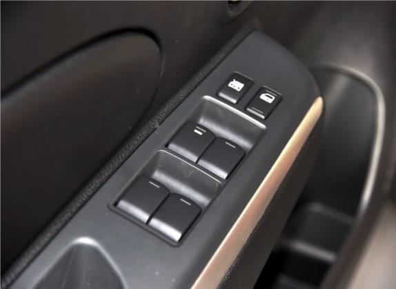 启辰R50 2015款 1.6L 自动豪华版 车厢座椅   门窗控制