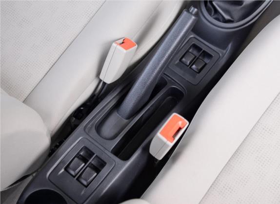 启辰R30 2014款 1.2L 手动尊享版 车厢座椅   门窗控制