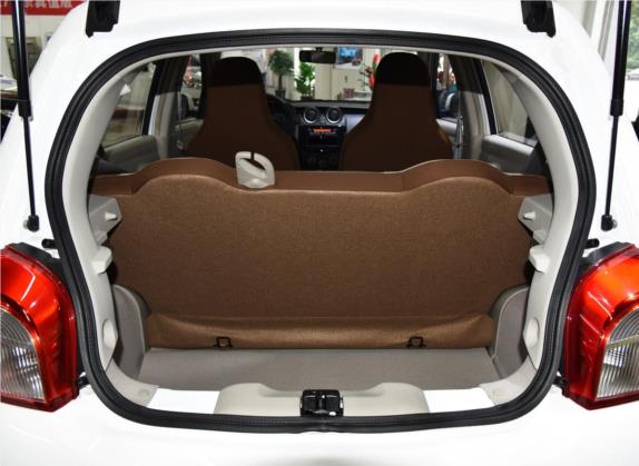 启辰R30 2016款 1.2L 手动舒享版 车厢座椅   后备厢