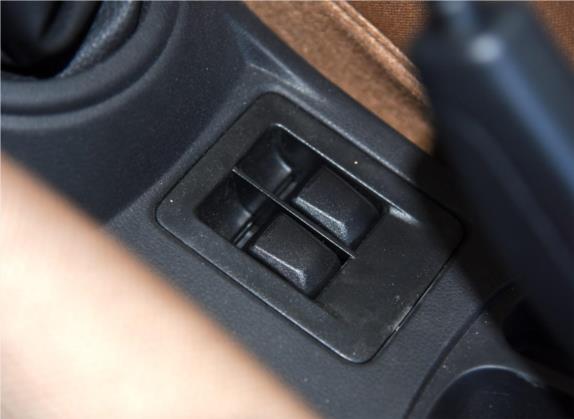 启辰R30 2016款 1.2L 手动优享版 车厢座椅   门窗控制