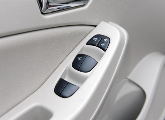 启辰T70 2015款 2.0L CVT睿享版 车厢座椅   门窗控制