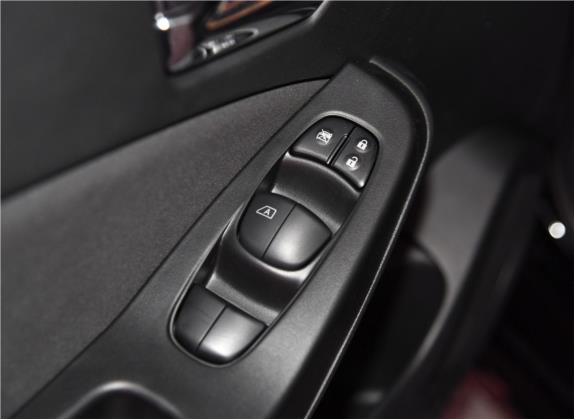 启辰T70 2015款 2.0L CVT睿行版 车厢座椅   门窗控制