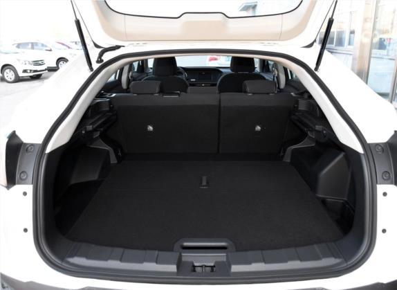 启辰T90 2017款 2.0L 手动风尚版 车厢座椅   后备厢