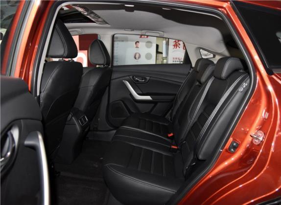 启辰T90 2017款 2.0L 手动智尚版 车厢座椅   后排空间
