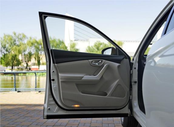 启辰T90 2018款 1.4T 手动智联智尚版 国V 车厢座椅   前门板