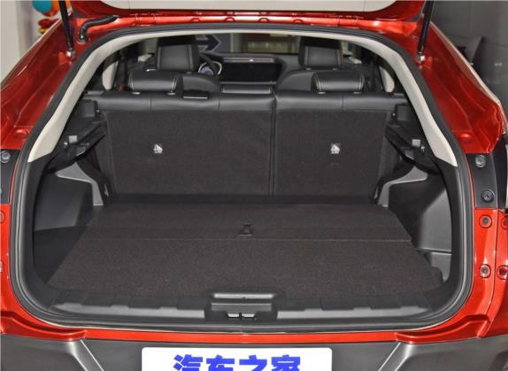 启辰T90 2018款 2.0L CVT智联领尚版 国V 车厢座椅   后备厢
