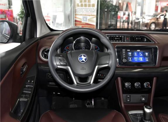 启辰M50V 2017款 1.5L XL 手动舒适版 中控类   驾驶位
