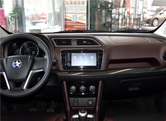 启辰M50V 2017款 1.5L XL 手动舒适版 中控类   中控台