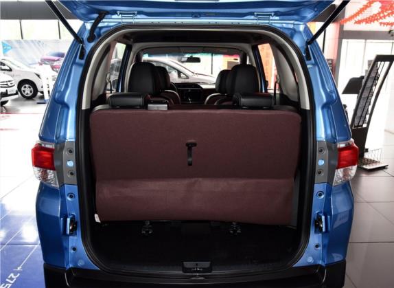 启辰M50V 2017款 1.6L XL CVT豪华版 车厢座椅   后备厢