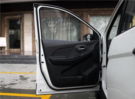 启辰M50V 2019款 1.6L CVT至尊版 车厢座椅   前门板