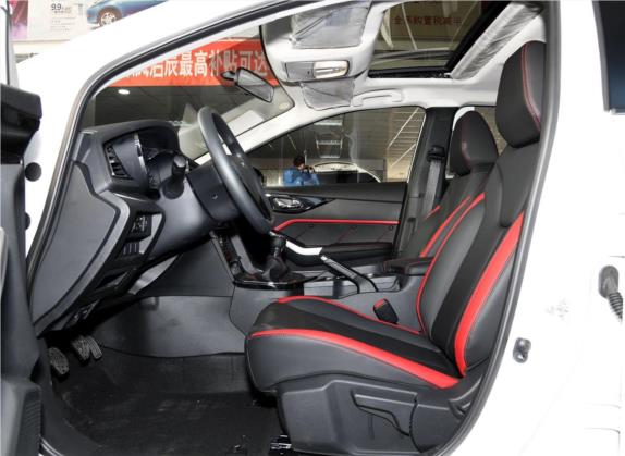 启辰D60 2018款 1.6L 手动智联豪华版 车厢座椅   前排空间