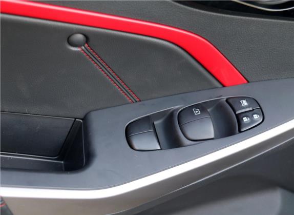 启辰D60 2018款 1.6L 手动时尚版 车厢座椅   门窗控制