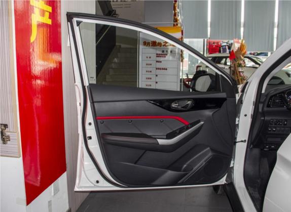 启辰D60 2019款 十万荣耀 1.6L XL CVT辰酷版 国V 车厢座椅   前门板