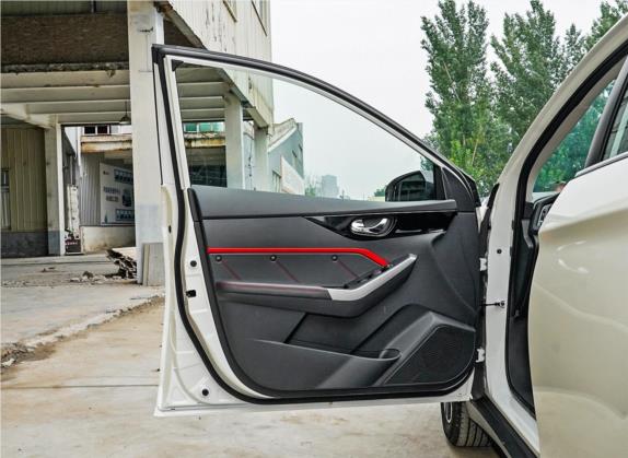 启辰D60 2020款 1.6L XE CVT进享版 车厢座椅   前门板