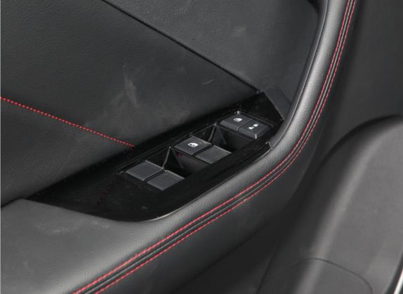 启辰T60 2022款 1.6L 手动智观版 车厢座椅   门窗控制