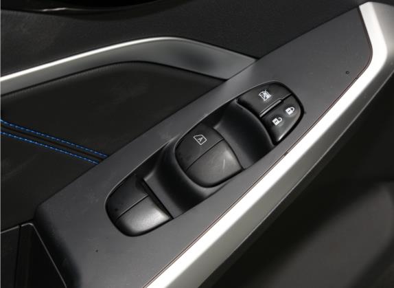 启辰D60EV 2020款 标准续航智行版 车厢座椅   门窗控制