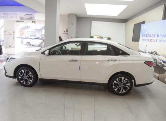 启辰D60EV 2022款 标准续航舒适版 外观   正侧