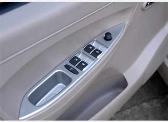 旗云2 2010款 1.5L 手动豪华型 车厢座椅   门窗控制