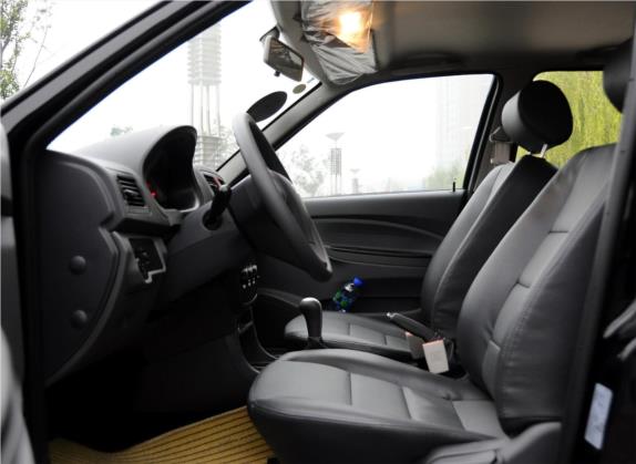 旗云2 2012款 1.5L 手动尊贵型 车厢座椅   前排空间