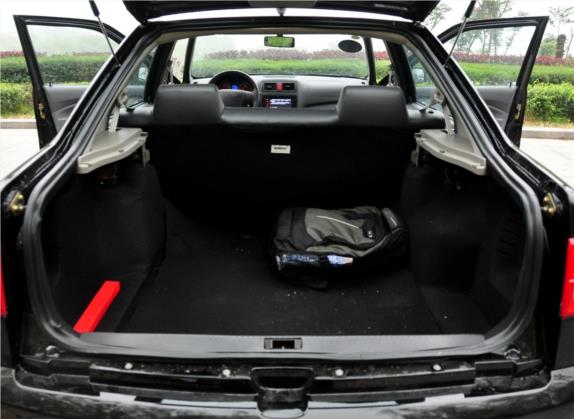 旗云2 2012款 1.5L 手动尊贵型 车厢座椅   后备厢