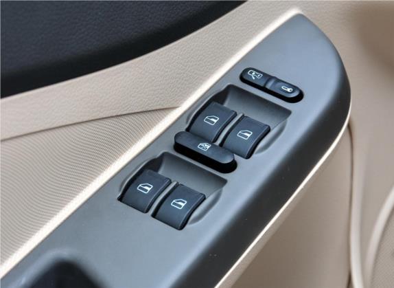 奇瑞E5 2011款 1.5L 手动智悦型 车厢座椅   门窗控制