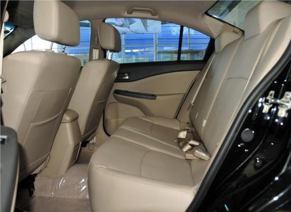 奇瑞E5 2014款 1.5L 手动优悦型 车厢座椅   后排空间