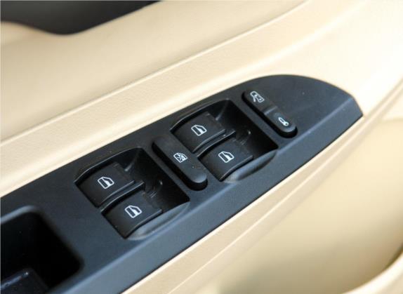 旗云5 2012款 1.8L 手动舒适版 车厢座椅   门窗控制