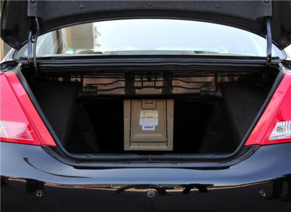 旗云5 2012款 1.8L 手动豪华版 车厢座椅   后备厢