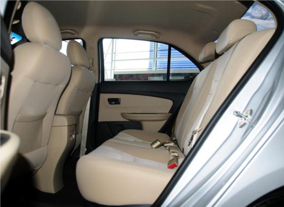 奇瑞E3 2013款 1.5L 手动风尚型 车厢座椅   后排空间