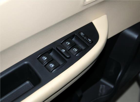 奇瑞E3 2013款 1.5L 手动风尚型 车厢座椅   门窗控制