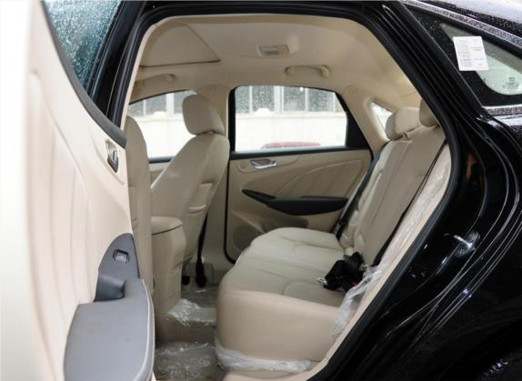 艾瑞泽7 2013款 1.6L CVT致享版 车厢座椅   后排空间