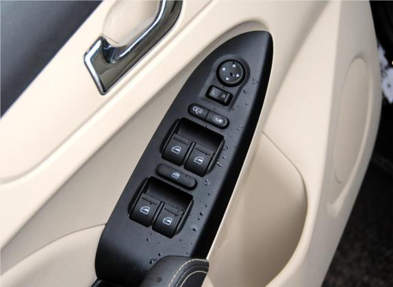 艾瑞泽7 2013款 1.6L CVT致享版 车厢座椅   门窗控制