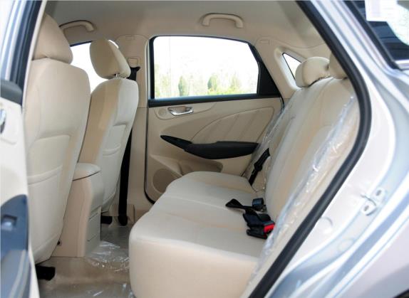 艾瑞泽7 2013款 1.6L 手动致领版 车厢座椅   后排空间