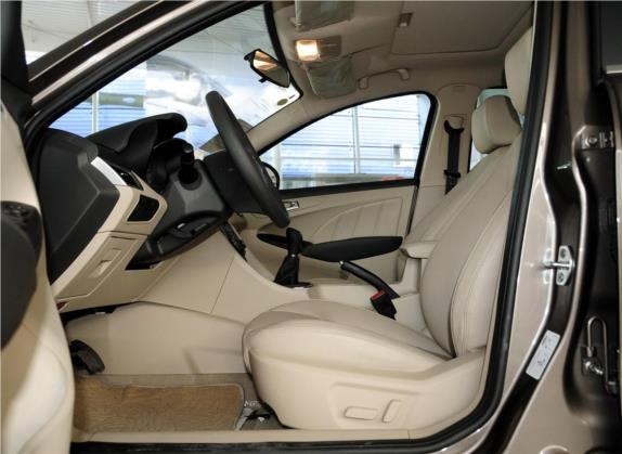 艾瑞泽7 2013款 1.6L 手动致享版 车厢座椅   前排空间