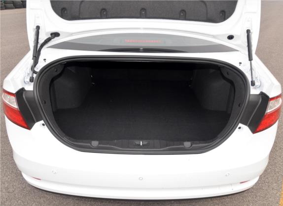 艾瑞泽7 2015款 1.5T 手动致尊版 车厢座椅   后备厢