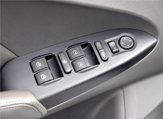 艾瑞泽7 2015款 1.5T 手动致尊版 车厢座椅   门窗控制