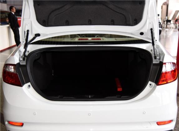 艾瑞泽7 2015款 1.6L CVT致享版 车厢座椅   后备厢