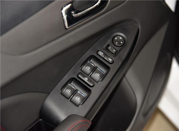 艾瑞泽7 2016款 1.6L CVT致尚版 车厢座椅   门窗控制