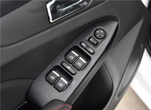 艾瑞泽7 2016款 1.6L CVT致享版 车厢座椅   门窗控制