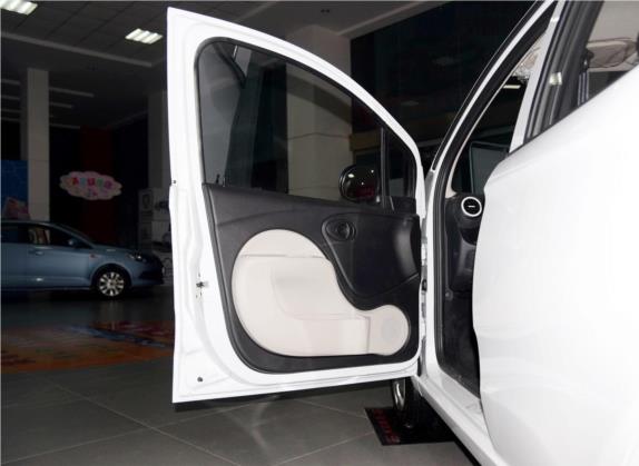 奇瑞QQ 2013款 1.0L 手动活力版 车厢座椅   前门板