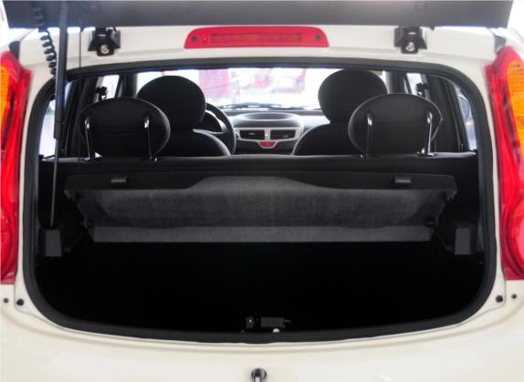 奇瑞QQ 2013款 1.0L 手动快乐版 车厢座椅   后备厢