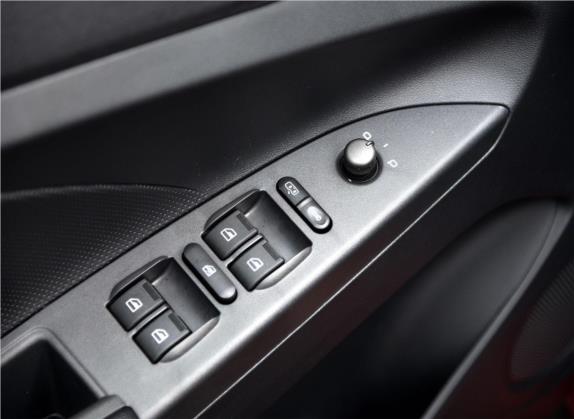艾瑞泽3 2015款 1.5L 手动够炫版 车厢座椅   门窗控制