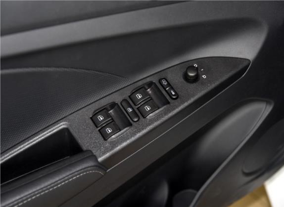 艾瑞泽3 2015款 1.5L 手动够劲版 车厢座椅   门窗控制